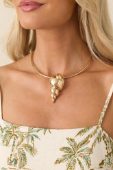 La Mer Charm Gold Shell Collar Necklace