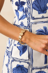 Chasing Tides Gold Textured Seashell Bracelet