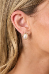 Heading Into Town Ivory Pearl Oval Stud Earrings