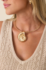 La Mer Treasure Gold Spiral Shell Collar Necklace