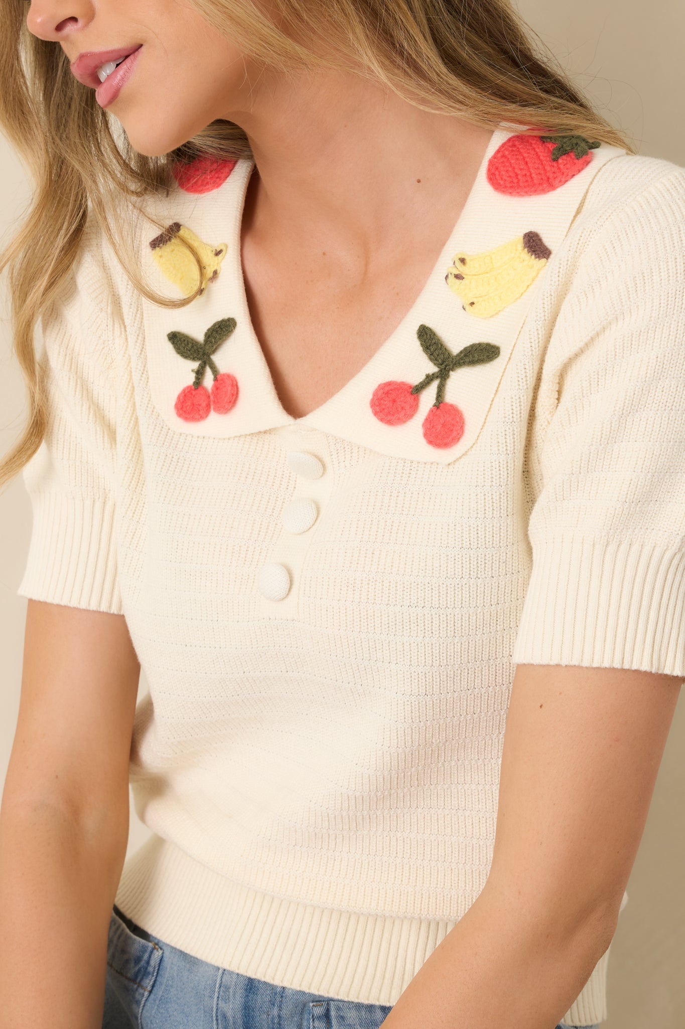 La Dolce Vita Ivory Embroidered Fruit Collar Sweater