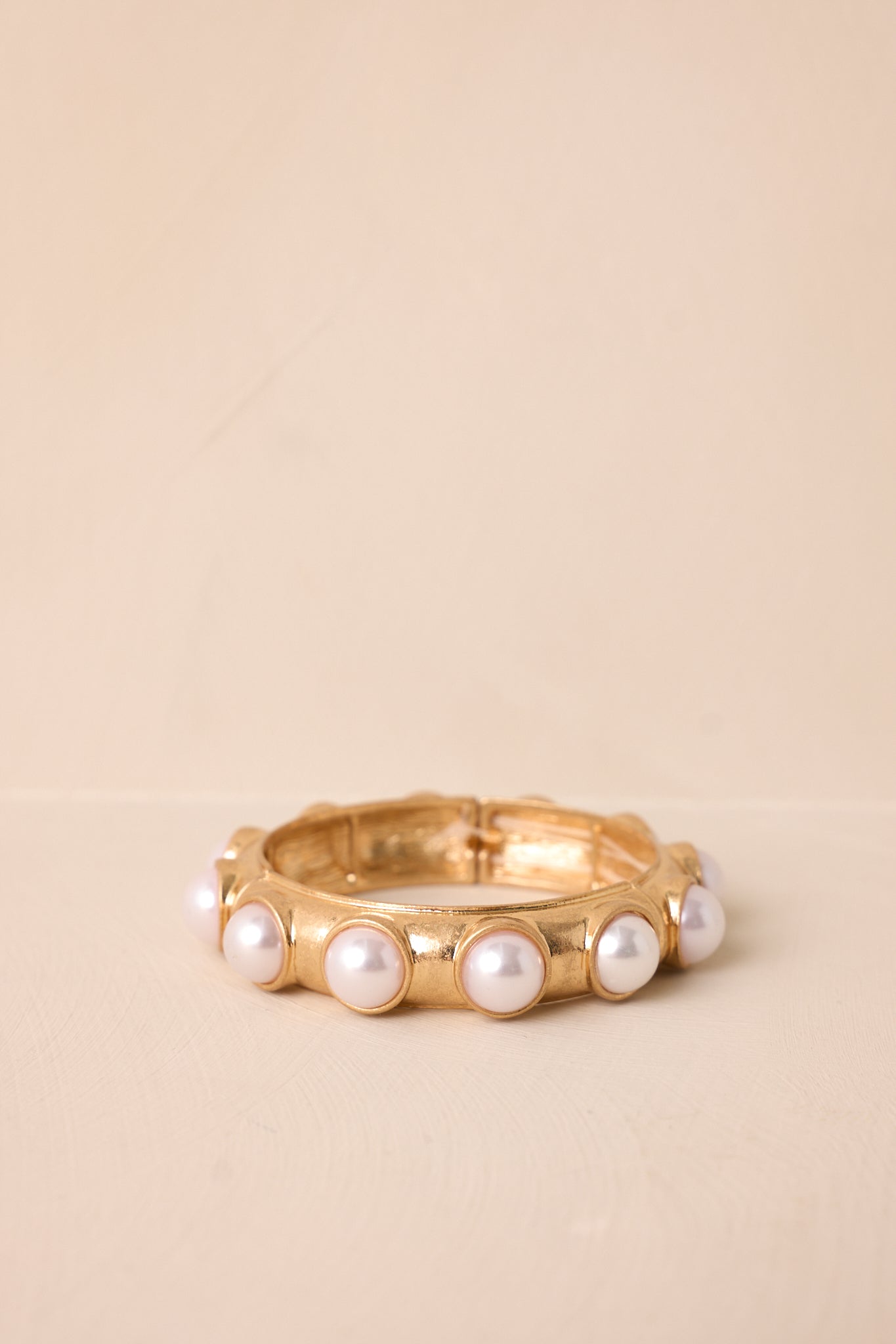 Setting The Scene Gold & Ivory Pearl Bracelet
