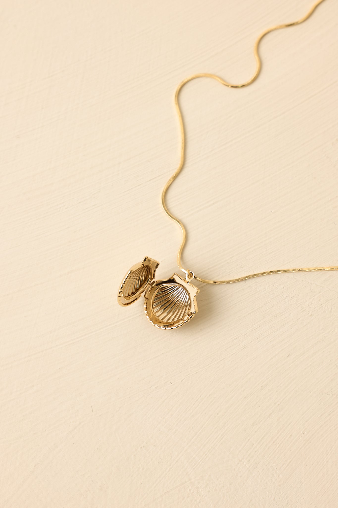 Drift to the Sea Gold Shell Pendant Necklace