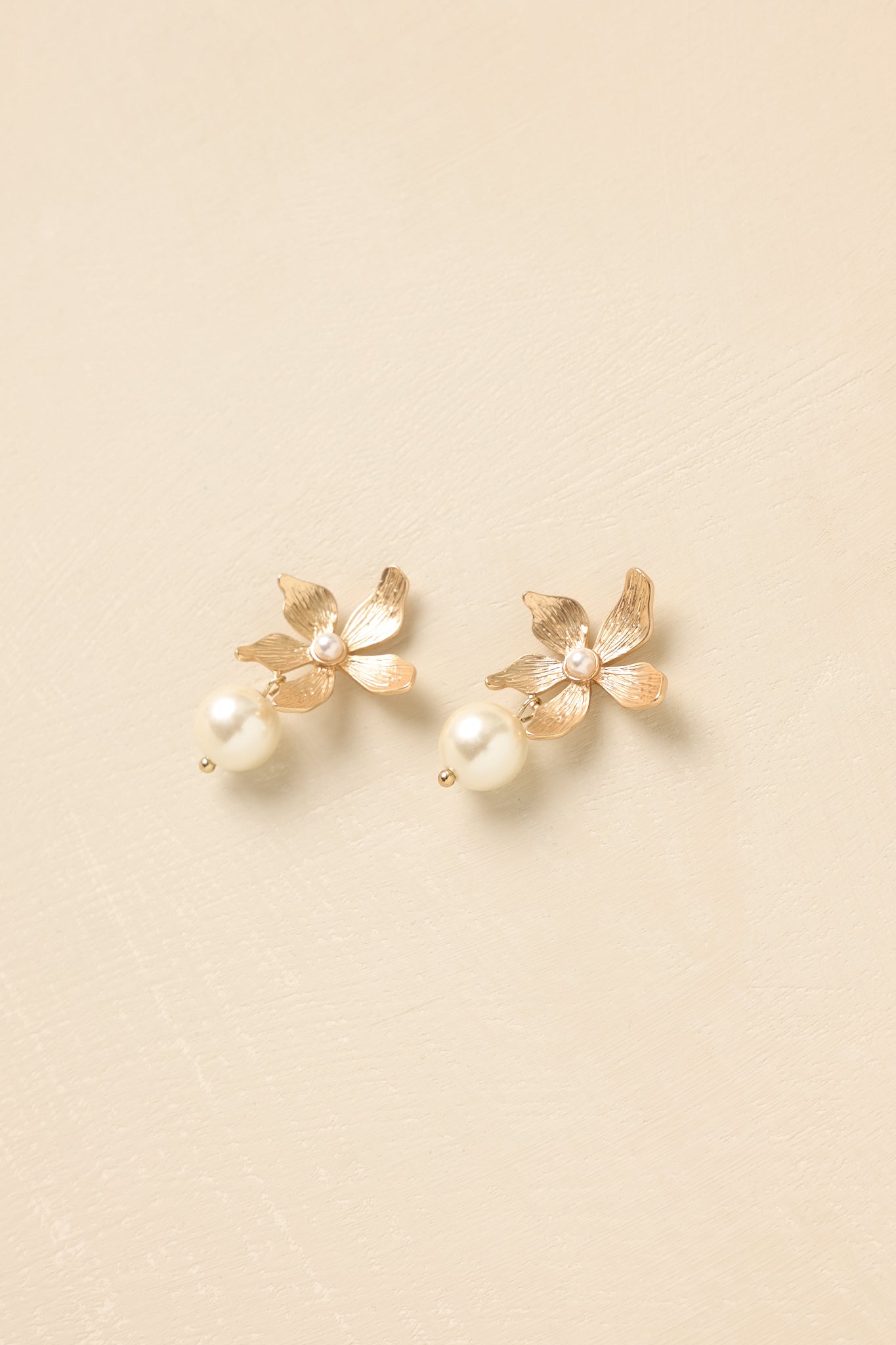 Make It a Moment Gold Flower & Pearl Drop Earrings
