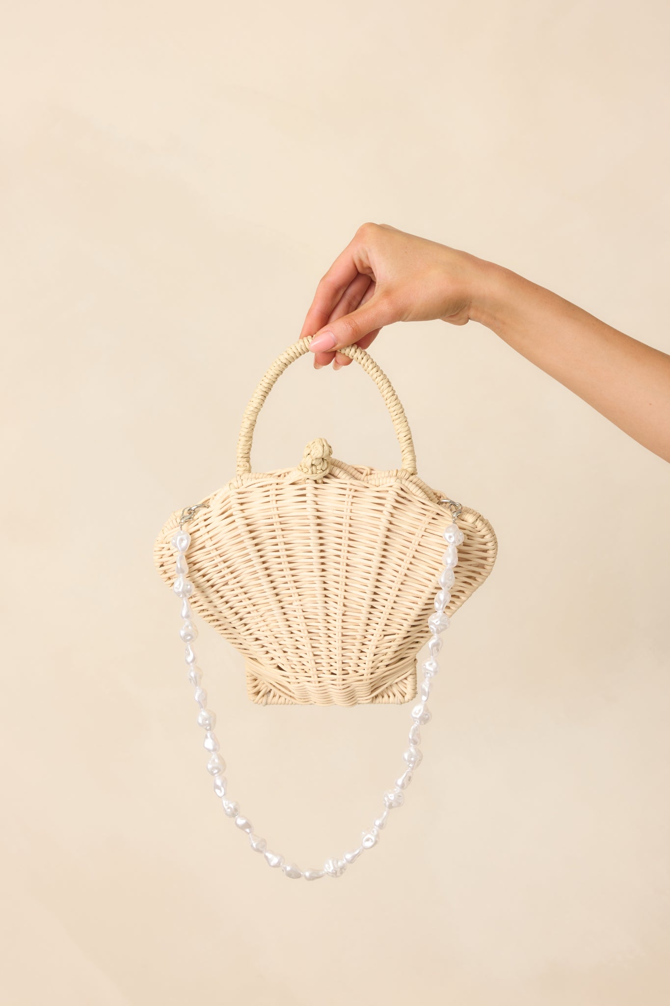 That Sunkissed Glow Ivory Rattan Structured Seashell Handbag