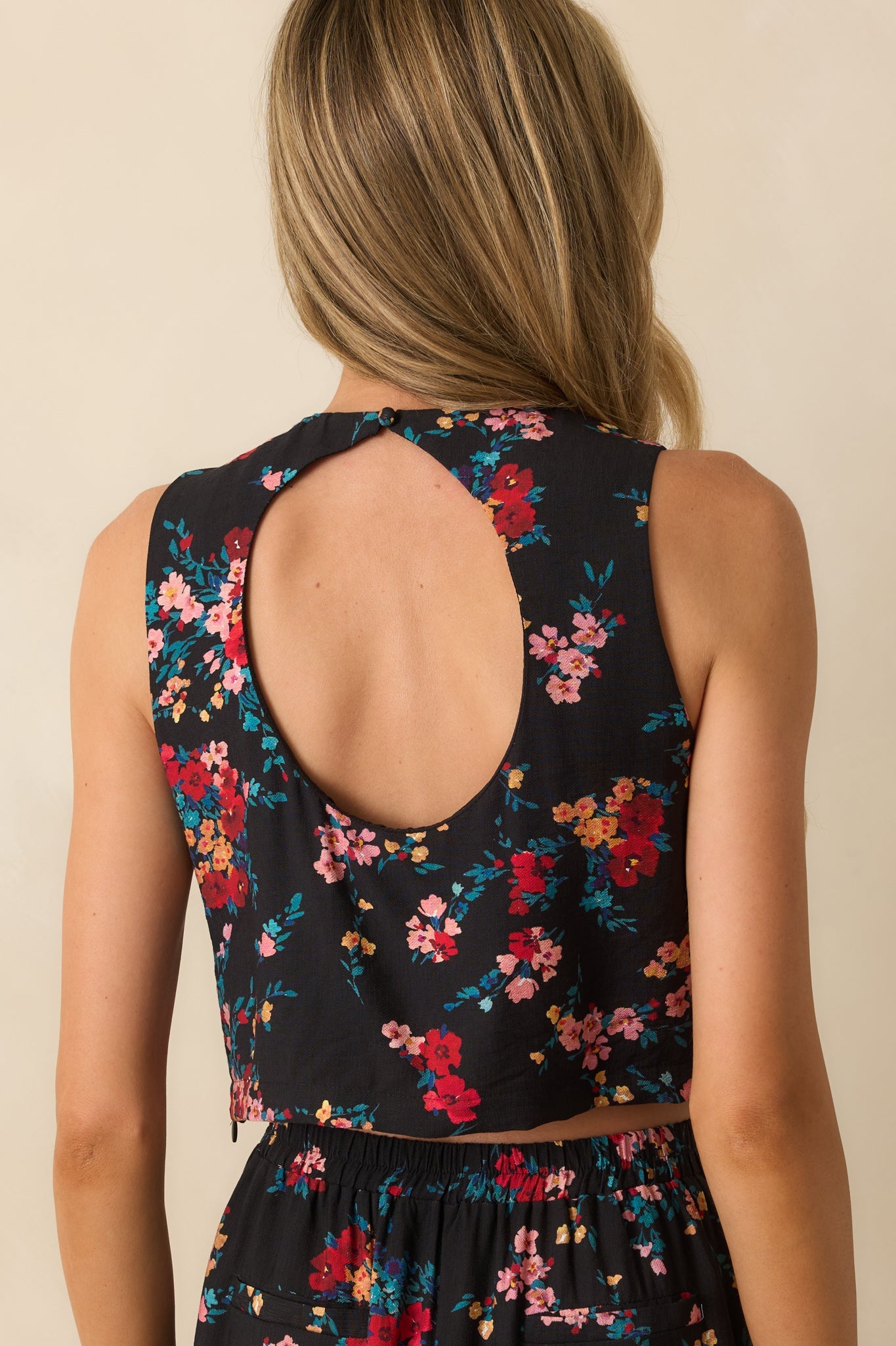 Roam and Bloom Black Multi Floral Print Crop Top