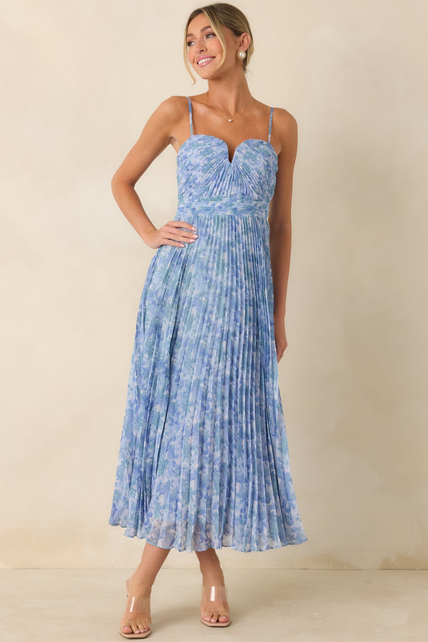 ASTR The Label Bayley Blue Floral Pleated Maxi Dress