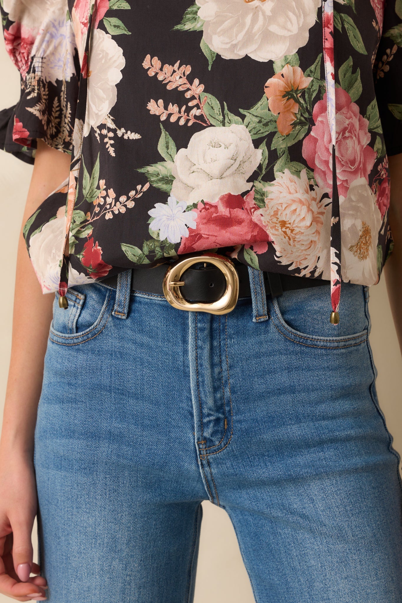The Way She Carries Herself Black Faux Leather Belt