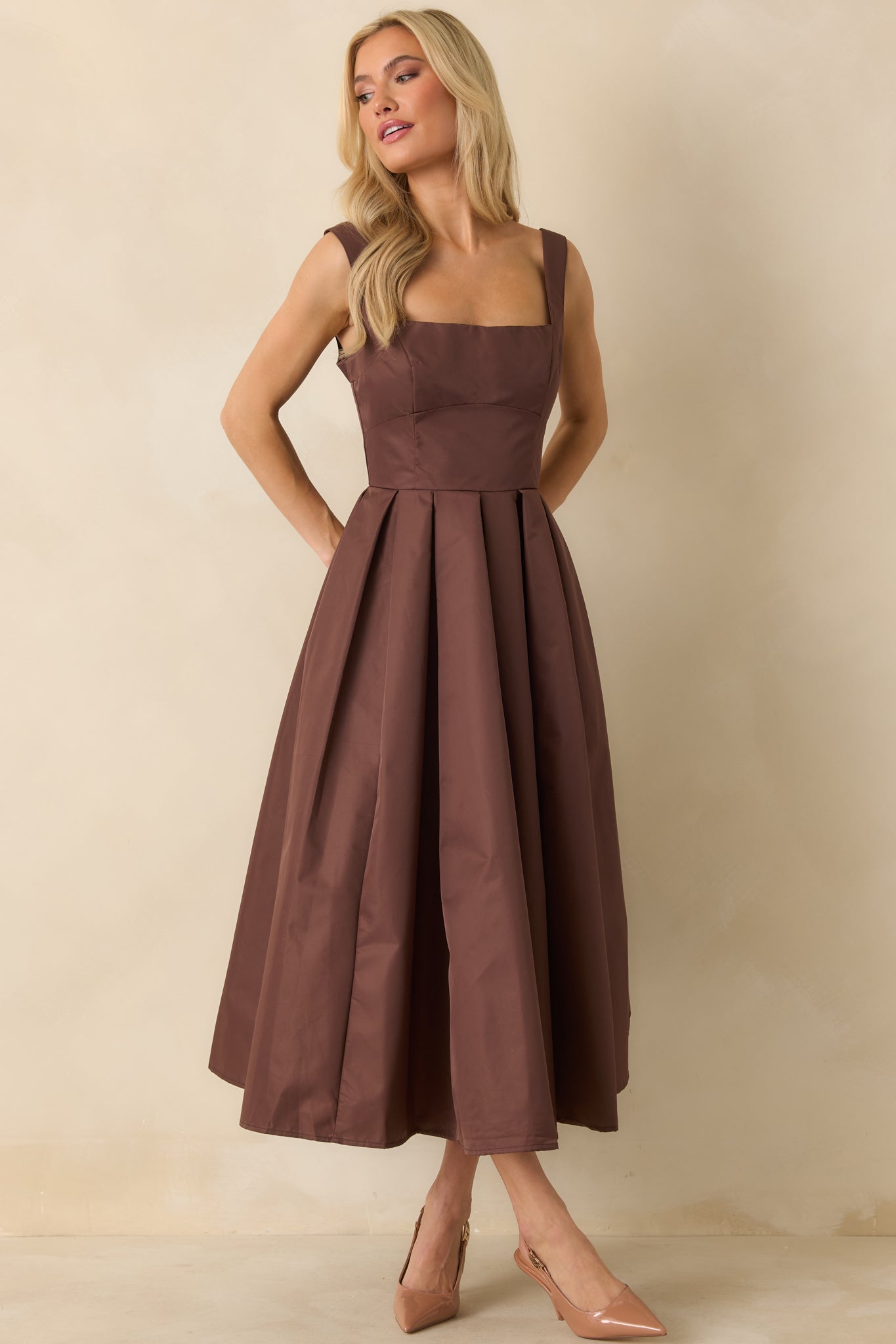 The Main Idea Cocoa Brown Sleeveless Pleated Structured Midi Dress