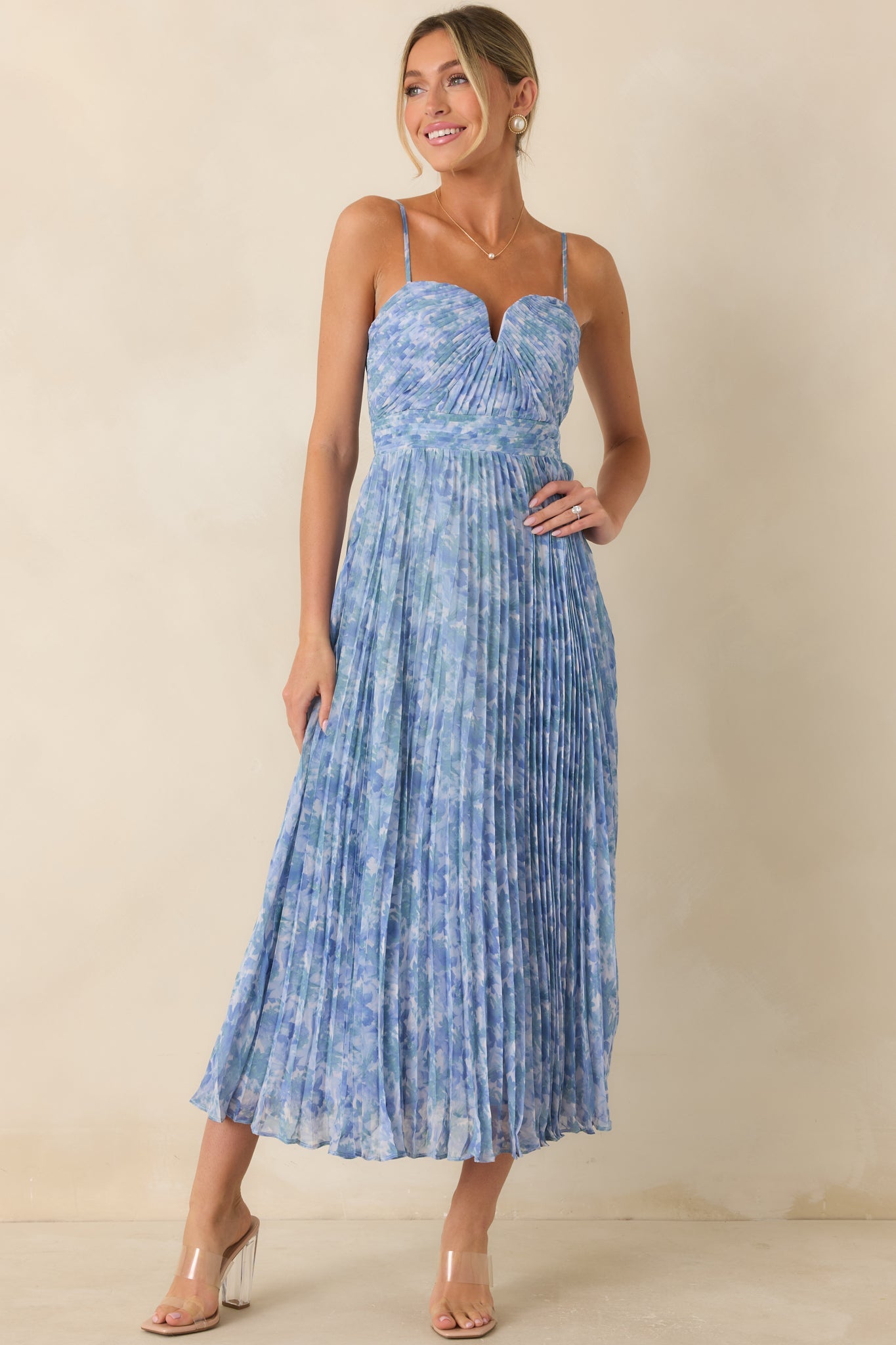 ASTR The Label Bayley Blue Floral Pleated Maxi Dress