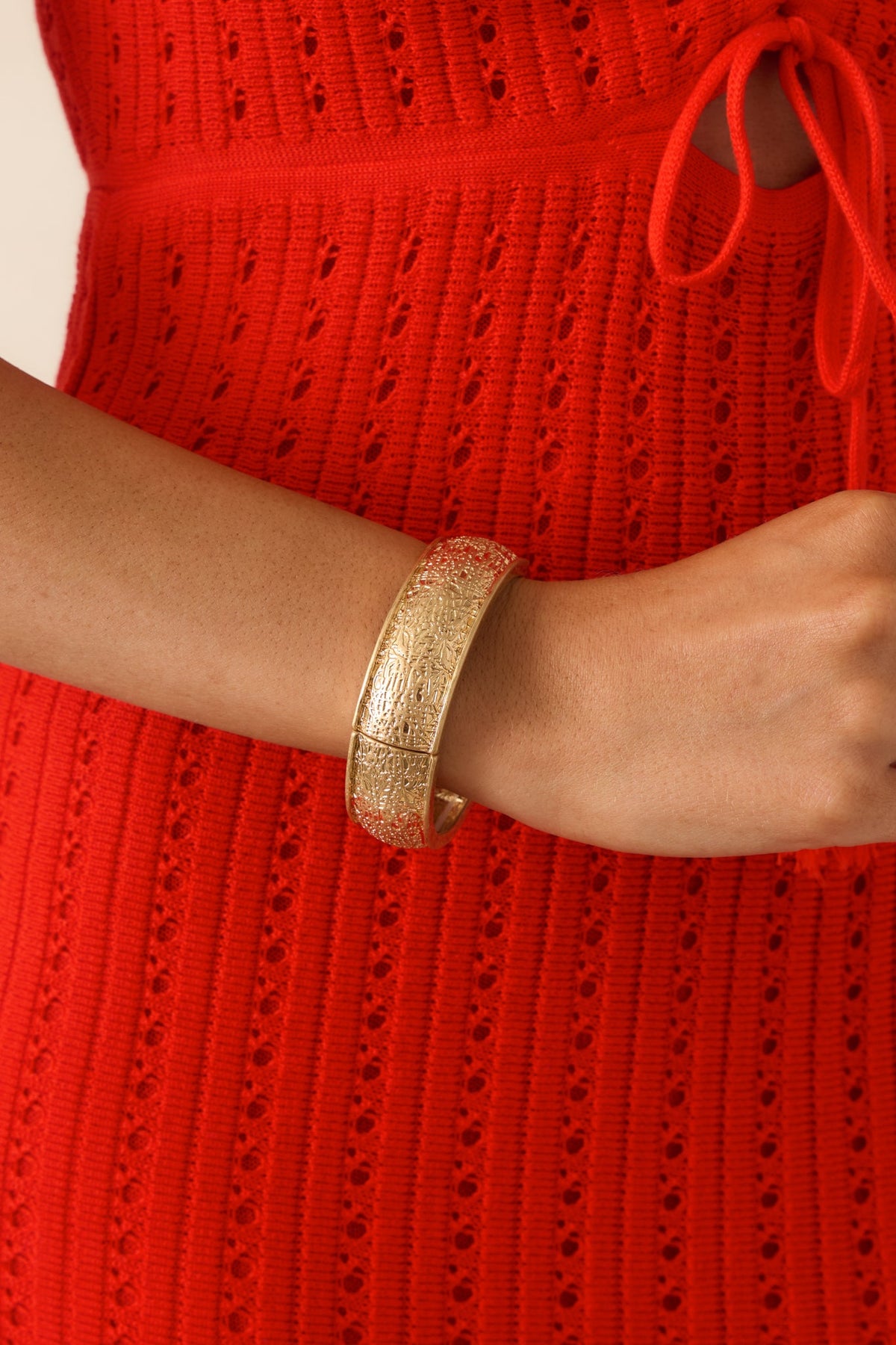 Luxurious Luster Gold Textured Bracelet