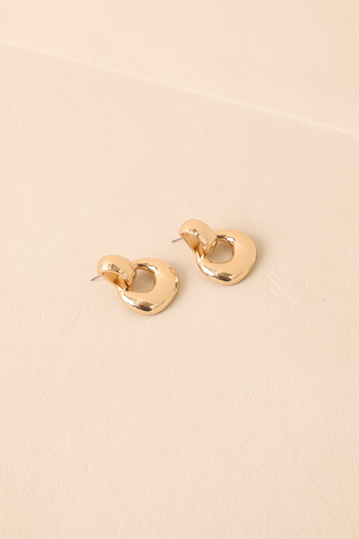 Everyday Luxe Gold Circle Drop Earrings