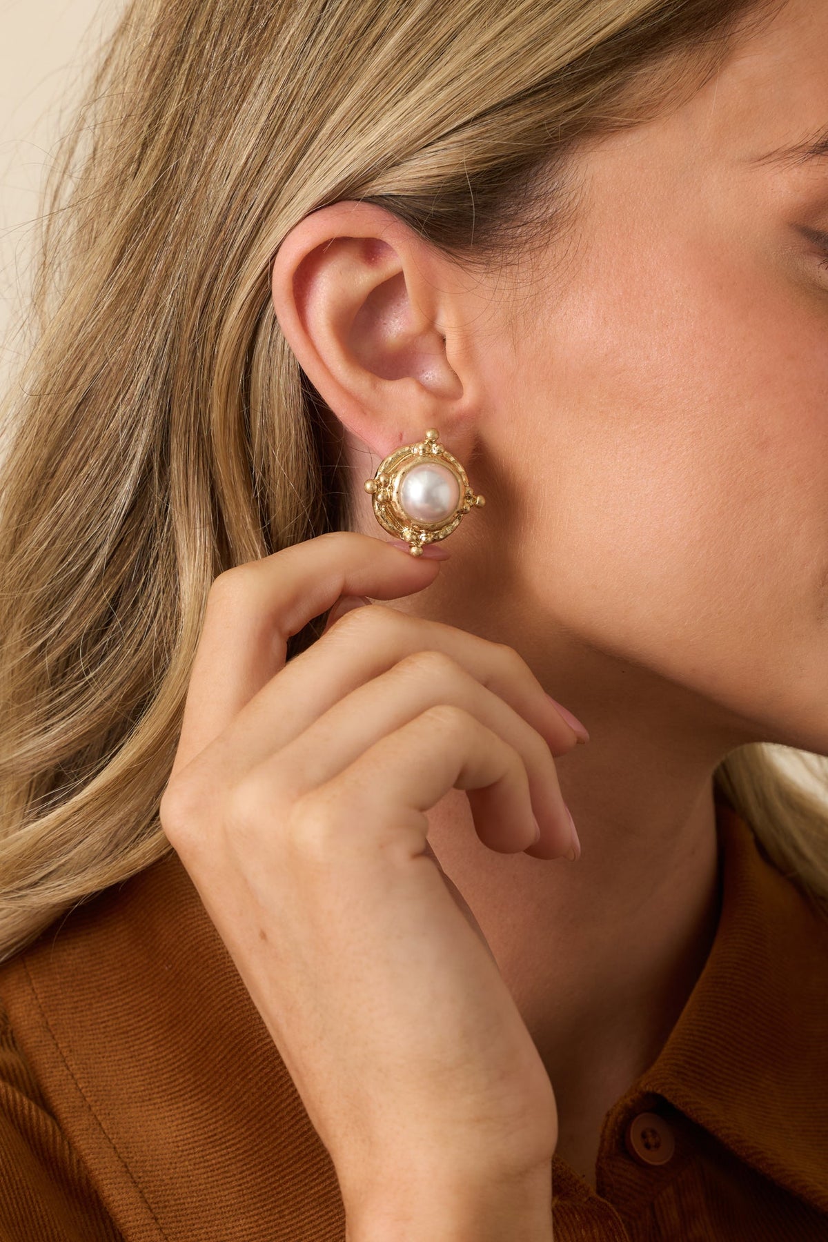 Nothing To Lose Gold Textured Ivory Pearl Round Stud Earrings