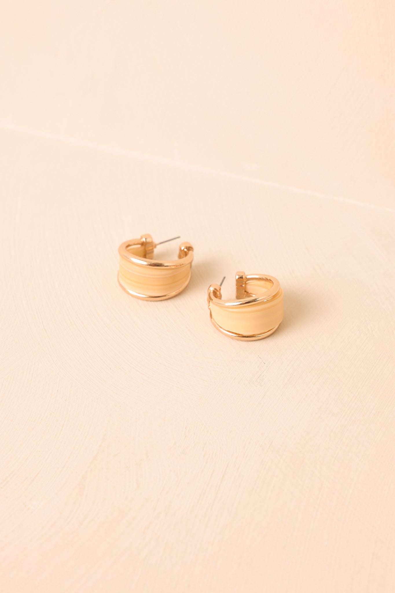 Meet Me Halfway Gold & Beige Resin Hoop Earrings