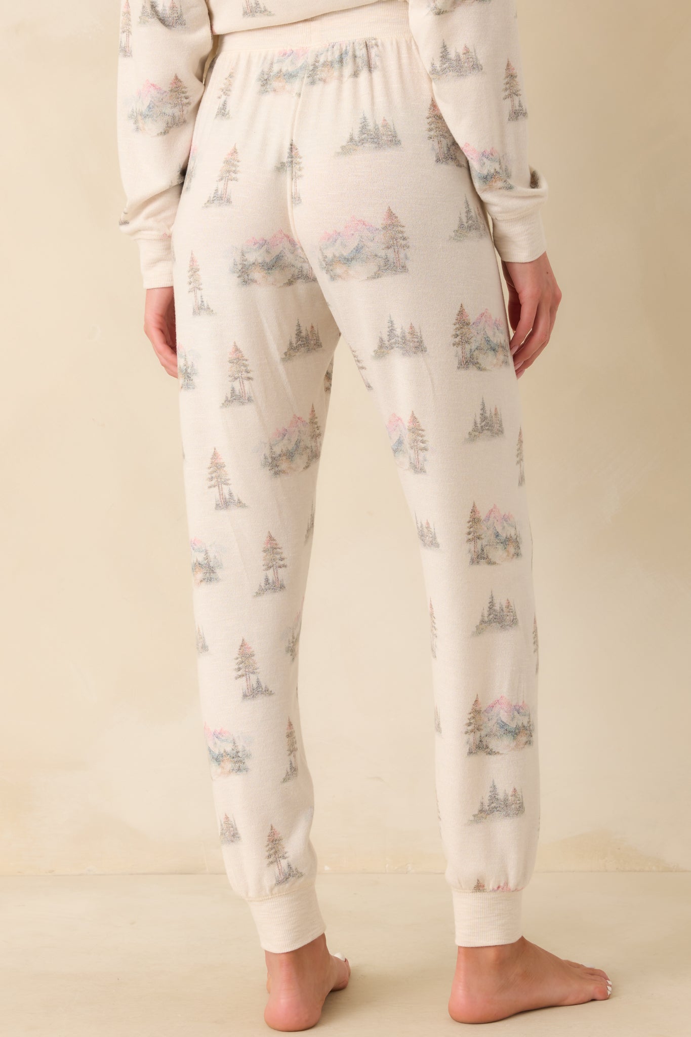 Z Supply Ivory Multi Print Overnight Road Trip Joggers