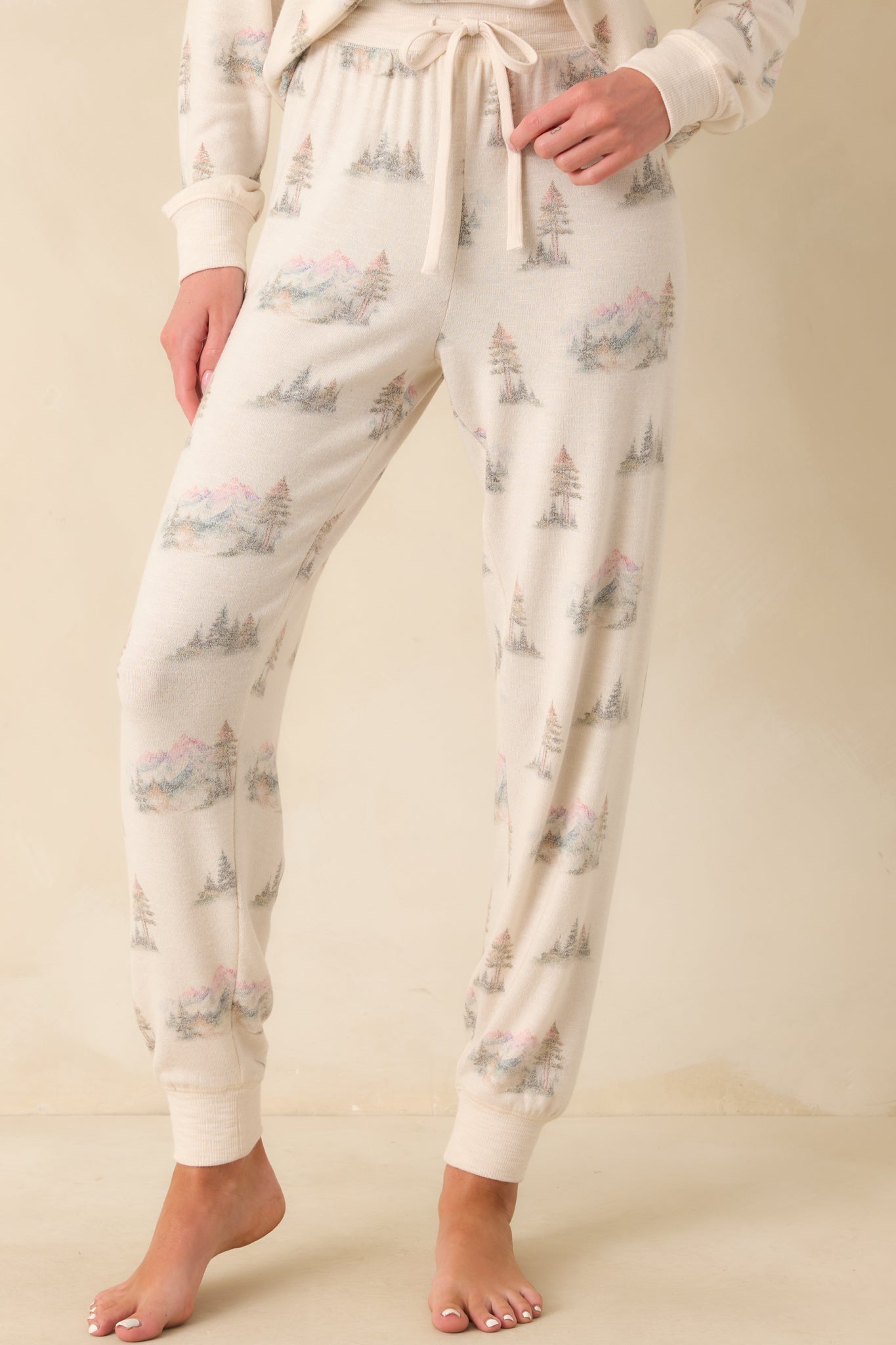 Z Supply Ivory Multi Print Overnight Road Trip Joggers
