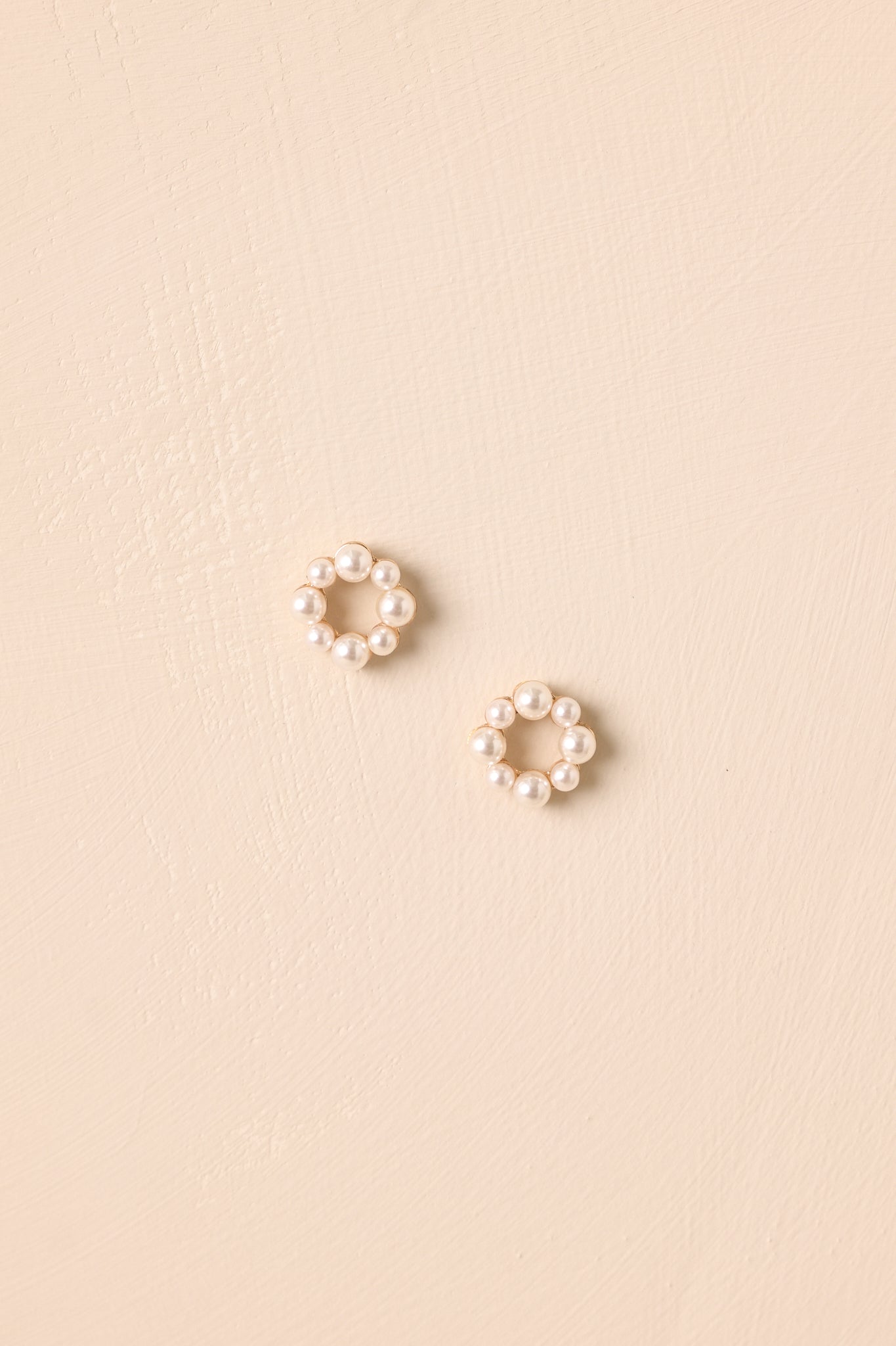 Just The Details Ivory Pearl Circle Stud Earrings