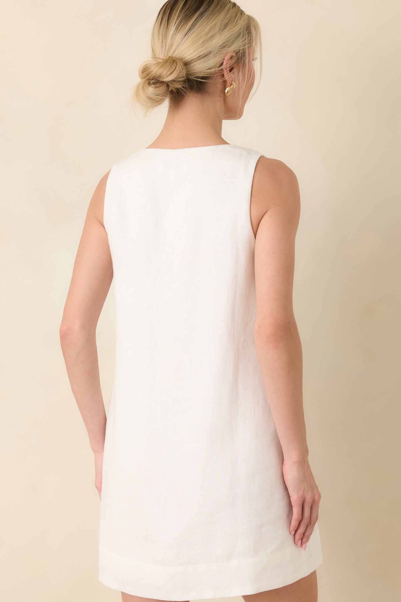 Simply Impressed White Linen Scalloped Button Detail Mini Dress