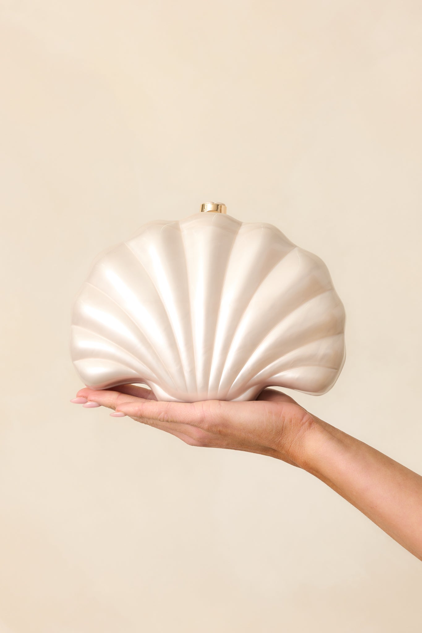 Making Tidal Waves Ivory Pearlescent Seashell Crossbody Bag