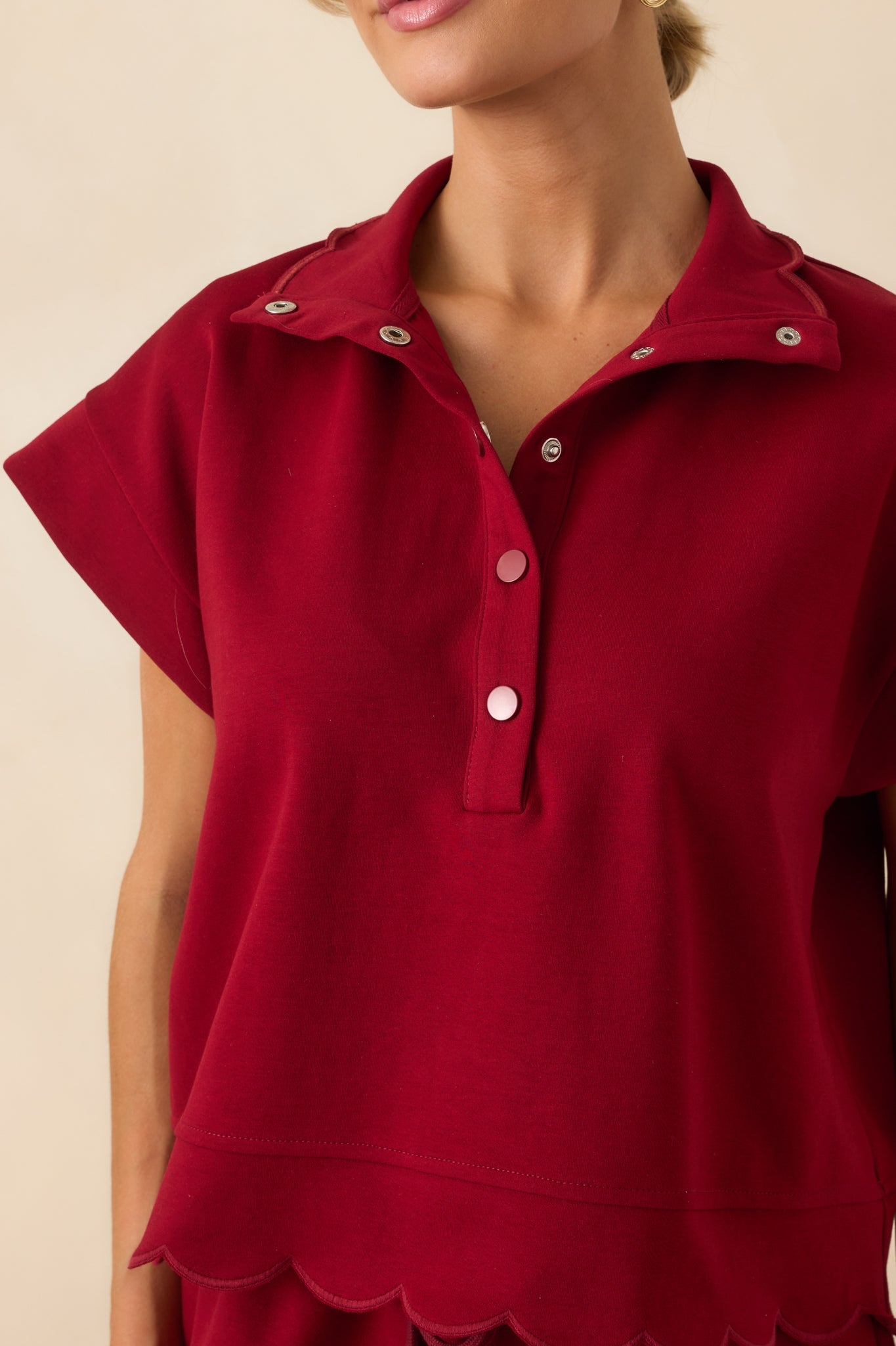 Best One Yet Burgundy Cotton Scallop Hem Short Sleeve Pullover