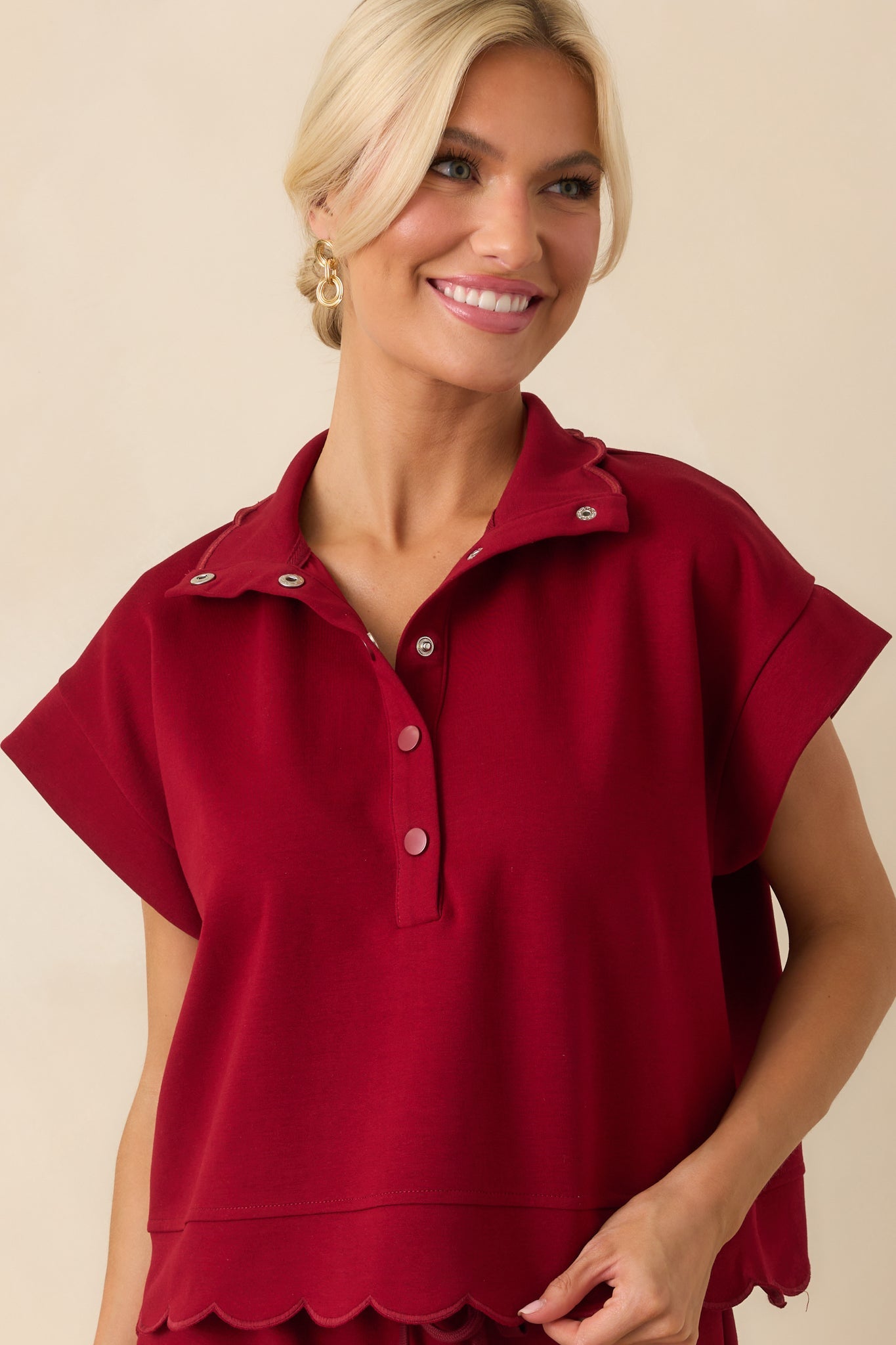 Best One Yet Burgundy Cotton Scallop Hem Short Sleeve Pullover