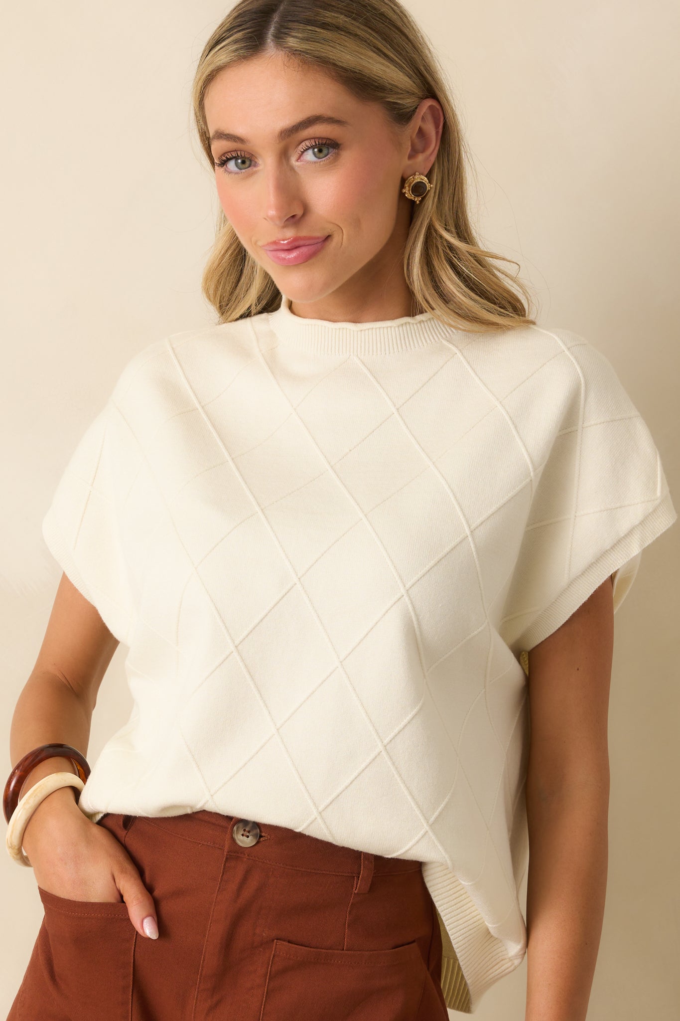 The Clear Choice Ivory Short Sleeve Argyle Stitch Sweater