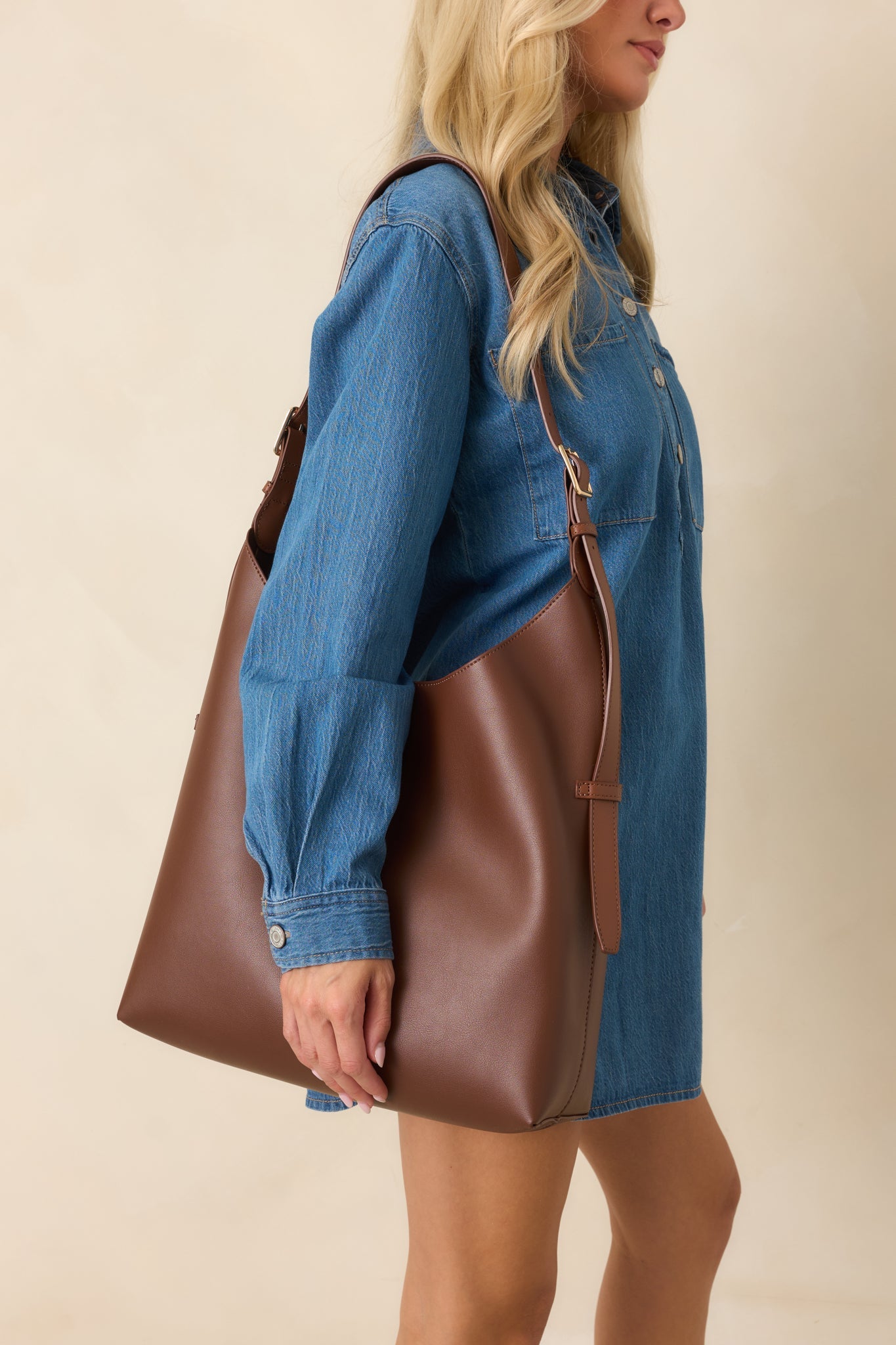 Busy Day Chocolate Brown Smooth Finish Shoulder Bag